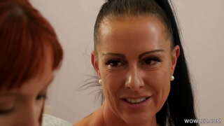 Pakeke Hoa Moe Wahine He Takoto Hoki I Te Wā Tuatahi