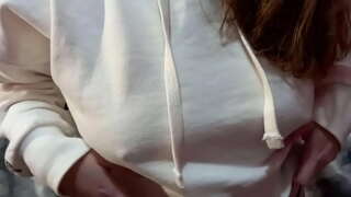 Stepsister ලැබෙන orgasms අතර, ඔහු මට පිස්සු හැදිලද