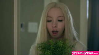 מיין ינסיישאַבאַל יונג סטעפּסיסטער קען נישט האַלטן פון די זוינע