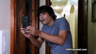 Dildo ing padusan, jero silit ing kursi