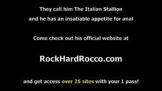 Lutka stepteen haluaa olla kuten hänen äitipuoli,he alkavat suudella ja nuolee toistensa pillua.Yhtäkkiä hänen isäpuolensa saapuu,sen sijaan saada vihainen, hän antaa heidän imeä kurkun hänen iso kalu.Vastineeksi hän panee stepteens pillua ja vaimon tiukka mehukas perse.