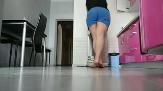 ���៉ាក់លេងនៅលើផ្ទះ។ ខ្លាំងណាស់ horny និងសើម pussy