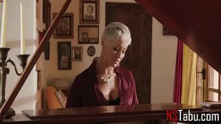 Жанчына ў доме гуляе, калі мужа няма дома - Раян Кілі, Джына Валянціна