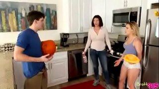 Sleifio gyda stepsister er bod mom yn ei wneud labore cartref